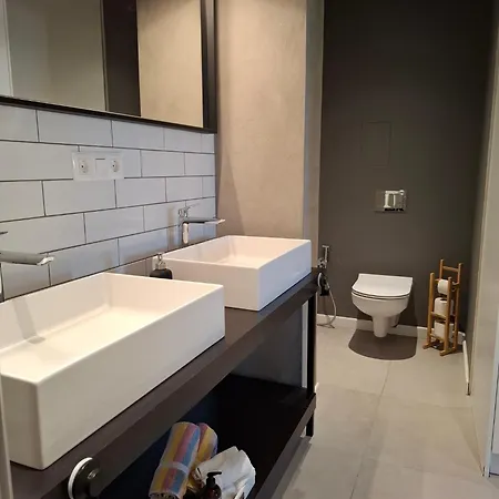 Soho White 2bdr By Rv Apartment *