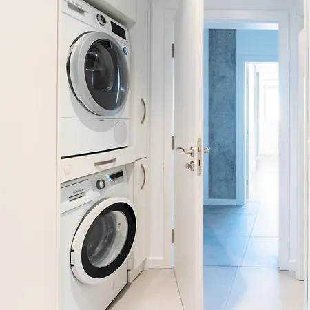 Soho White 2bdr By Rv Apartment *